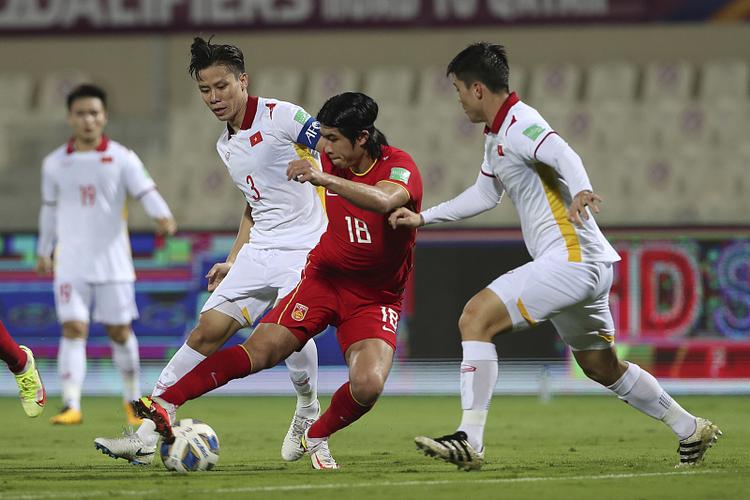 越南男足战胜中国足球比赛